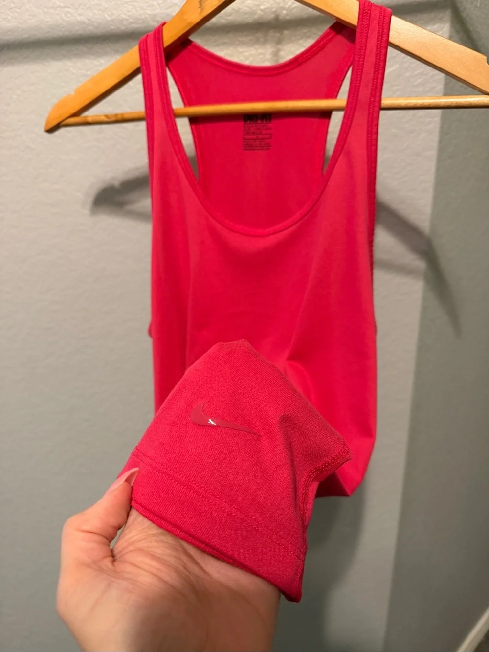Women’s Nike Sleeveless Scoop Neck Tank Top - Hot Pink